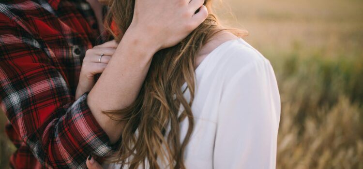 How Happy Couples Stay Close When Others Are Drifting Apart